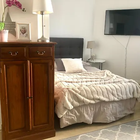Scandinavian Home Premium Location In The Historical Heart Of Helsinki Bulevardi