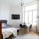 Scandinavian In Heard 21 *